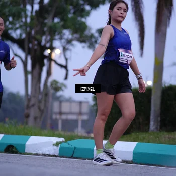 Runner Photo 7483664