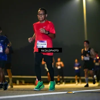 Runner Photo 7483692