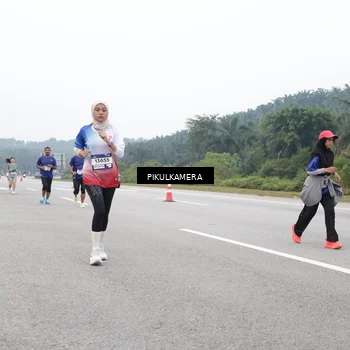 Runner Photo 7483949