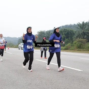 Runner Photo 7483962