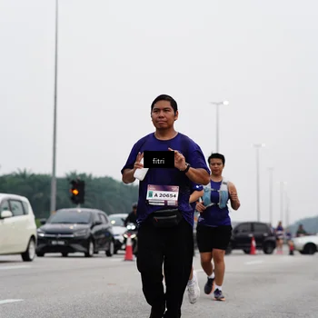 Runner Photo 7484013
