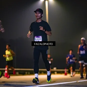 Runner Photo 7484023