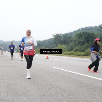 Runner Photo 7484035