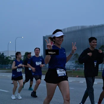 Runner Photo 7484090