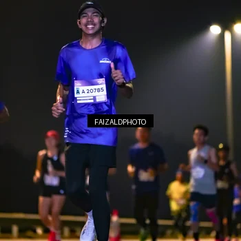 Runner Photo 7484115