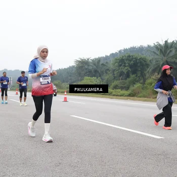 Runner Photo 7484233