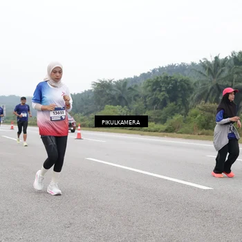 Runner Photo 7484245