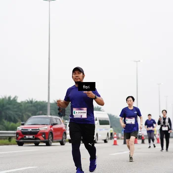 Runner Photo 7484311