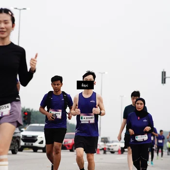 Runner Photo 7484640