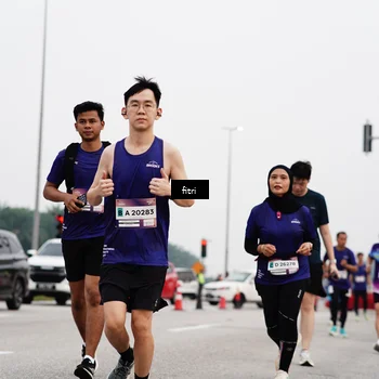 Runner Photo 7484642