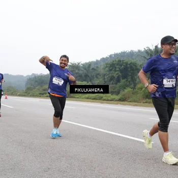 Runner Photo 7484645