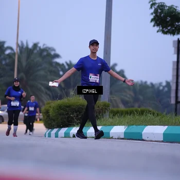 Runner Photo 7484736