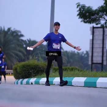 Runner Photo 7484944