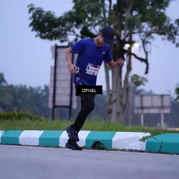 Runner Photo 7485052