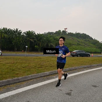 Runner Photo 7485135