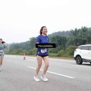 Runner Photo 7485292