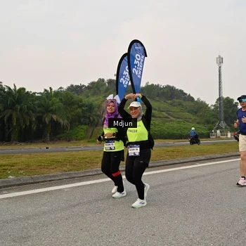 Runner Photo 7485600