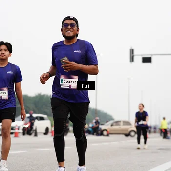 Runner Photo 7485640