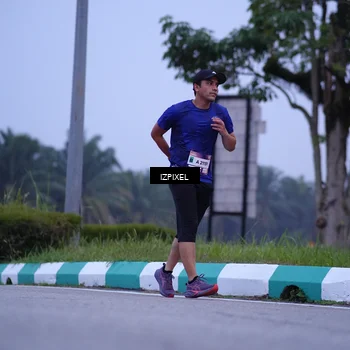 Runner Photo 7485942