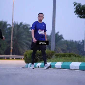Runner Photo 7486010