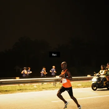 Runner Photo 7486162