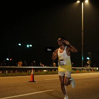 Runner Photo 7486306