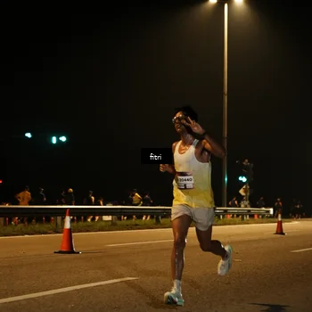 Runner Photo 7486308