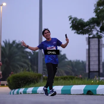 Runner Photo 7486564