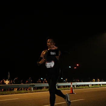 Runner Photo 7486844