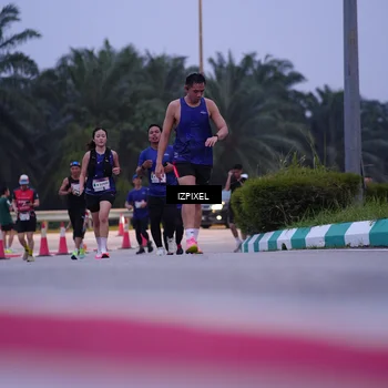 Runner Photo 7487040