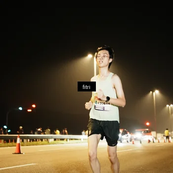Runner Photo 7487053