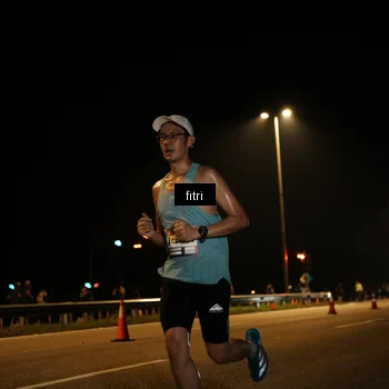 Runner Photo 7487073
