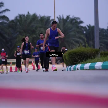 Runner Photo 7487096