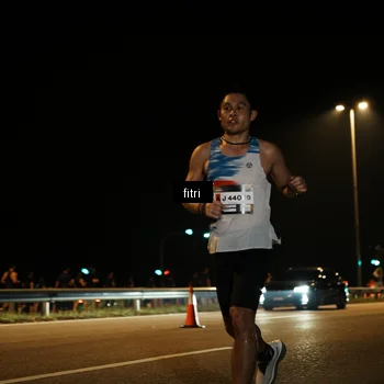 Runner Photo 7487102