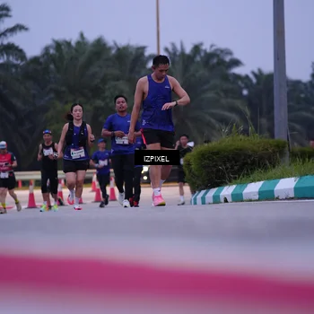 Runner Photo 7487117
