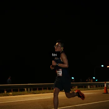 Runner Photo 7487157