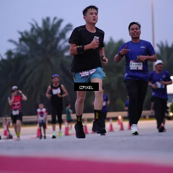 Runner Photo 7487215