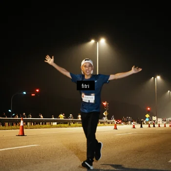 Runner Photo 7487312