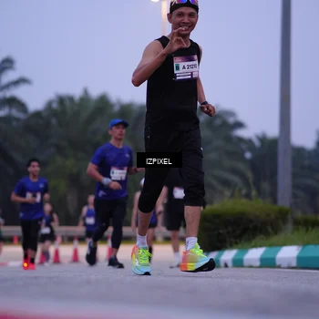 Runner Photo 7487362
