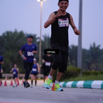 Runner Photo 7487395
