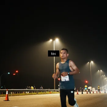 Runner Photo 7487402