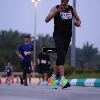 Runner Photo 7487428