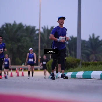 Runner Photo 7487476