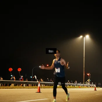 Runner Photo 7487494