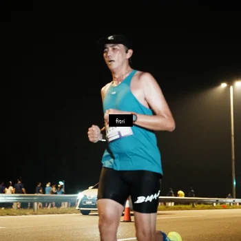 Runner Photo 7487551