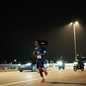 Runner Photo 7487578