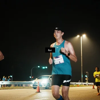 Runner Photo 7487579