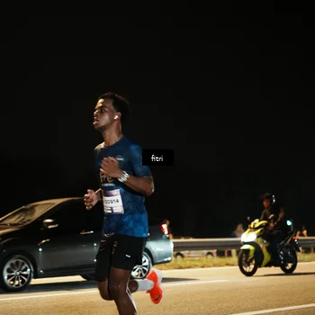 Runner Photo 7487600