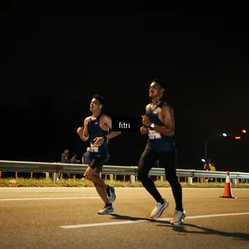 Runner Photo 7487640
