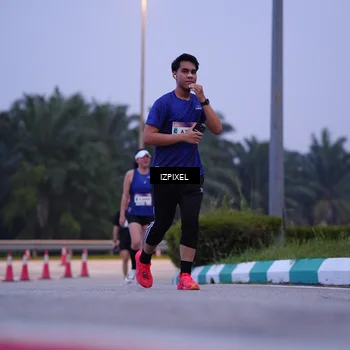 Runner Photo 7487691